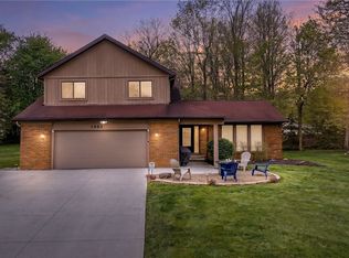 5062 Lansdowne Dr, Solon, OH 44139