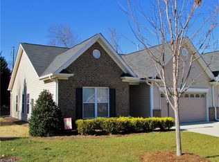 1594 Langdon Village Dr, Clemmons, NC 27012
