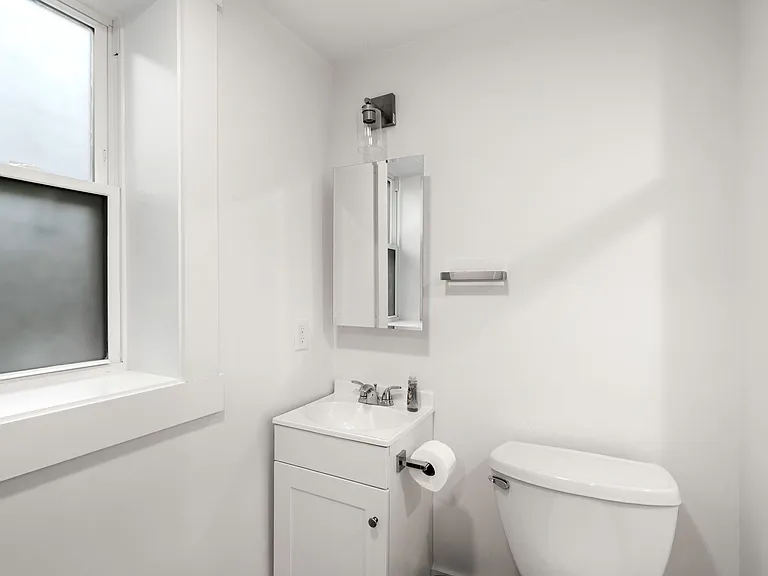 18 Benedict St #10 — Photo 3