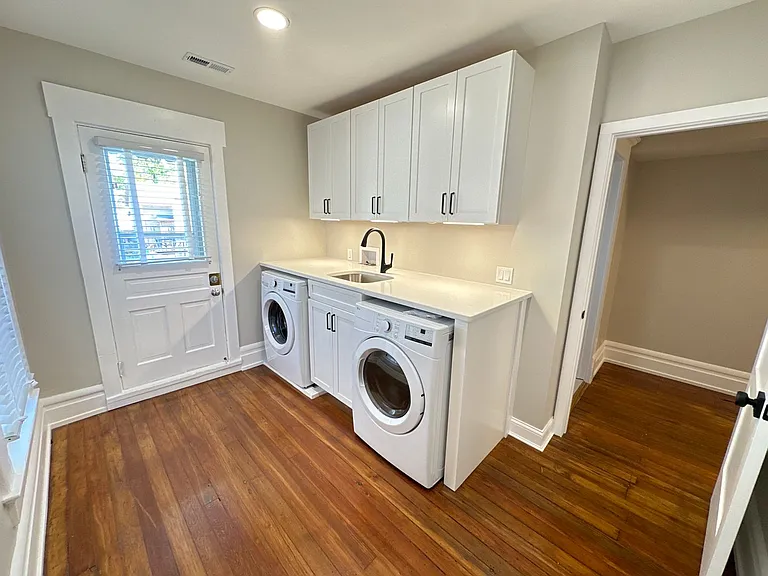 Dennison Ave 866-868 CR — Photo 13