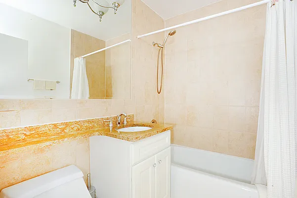 Rented by Compass | media 25