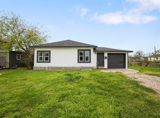 627 W 5th St, Freeport, TX 77541