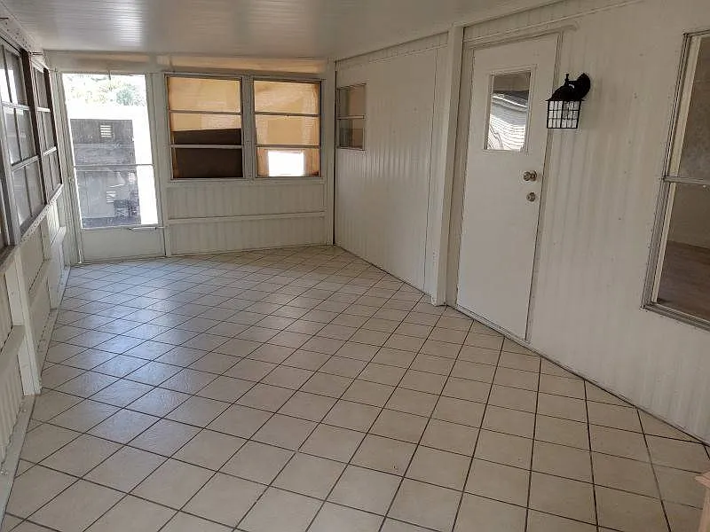 2 bed, 2.0 bath, 785 sqft, $2,200 — Photo 2