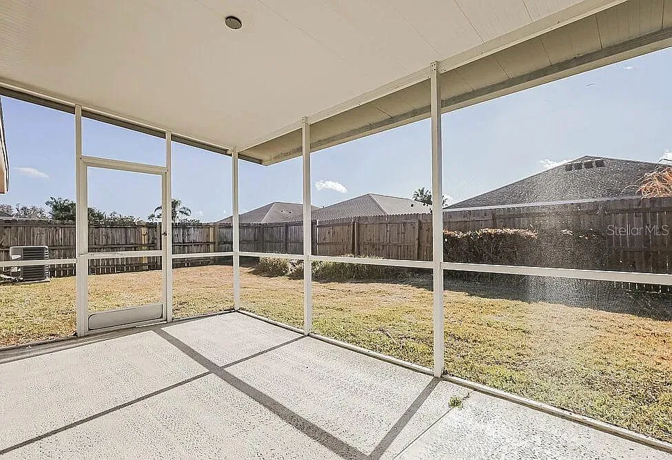 4 bed, 2.0 bath, 1514 sqft, $1,900 — Photo 2