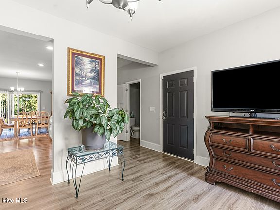 3rd image of 3 Bridle Place