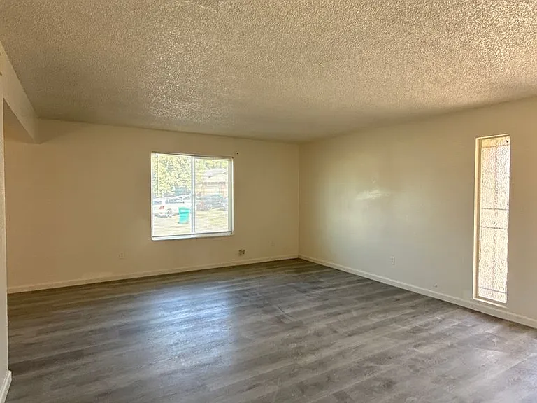 9005 Stacey Ct — Photo 7
