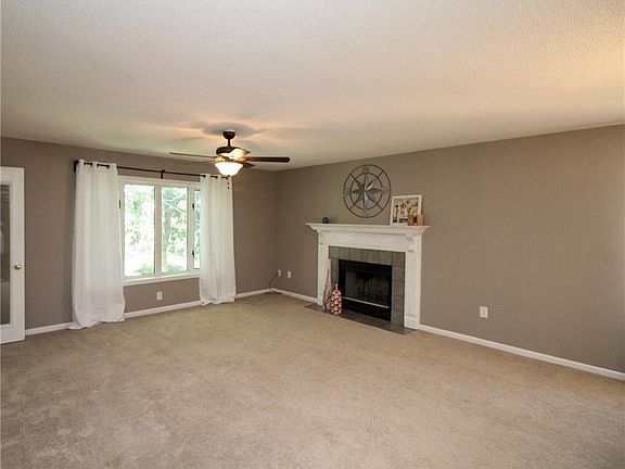 3rd image of 312 Northlake Dr