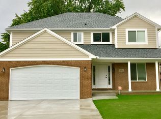 21735 Maxine Saint, Saint Clair Shores, MI