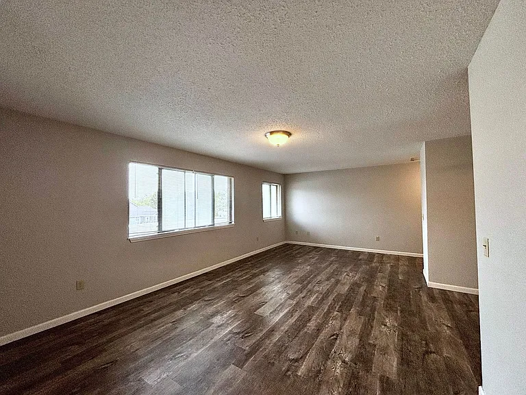 Breckenridge Davenport Apartments — Photo 53