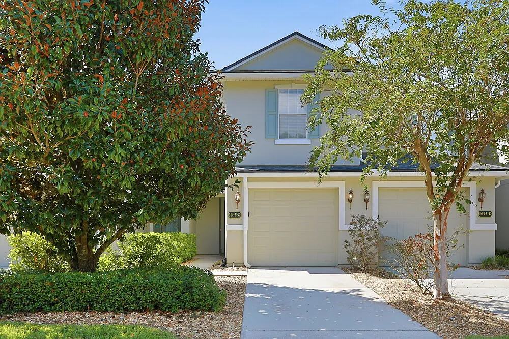 3 bed, 2.5 bath, 1567 sqft, $1,700 — Photo 1