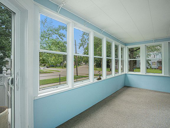 4th image of 25 Magnolia Ave