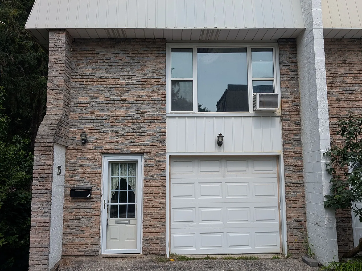 3 bed, $2,500 — Photo 1