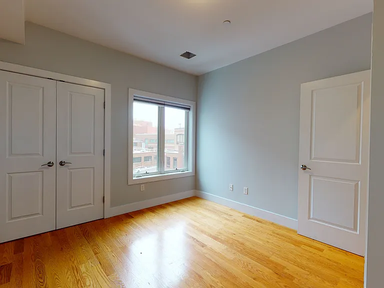 41 W 2nd St #2 — Photo 8