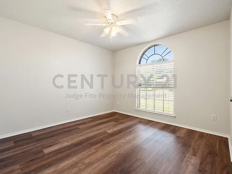 1529 Bluewater Dr — Photo 10