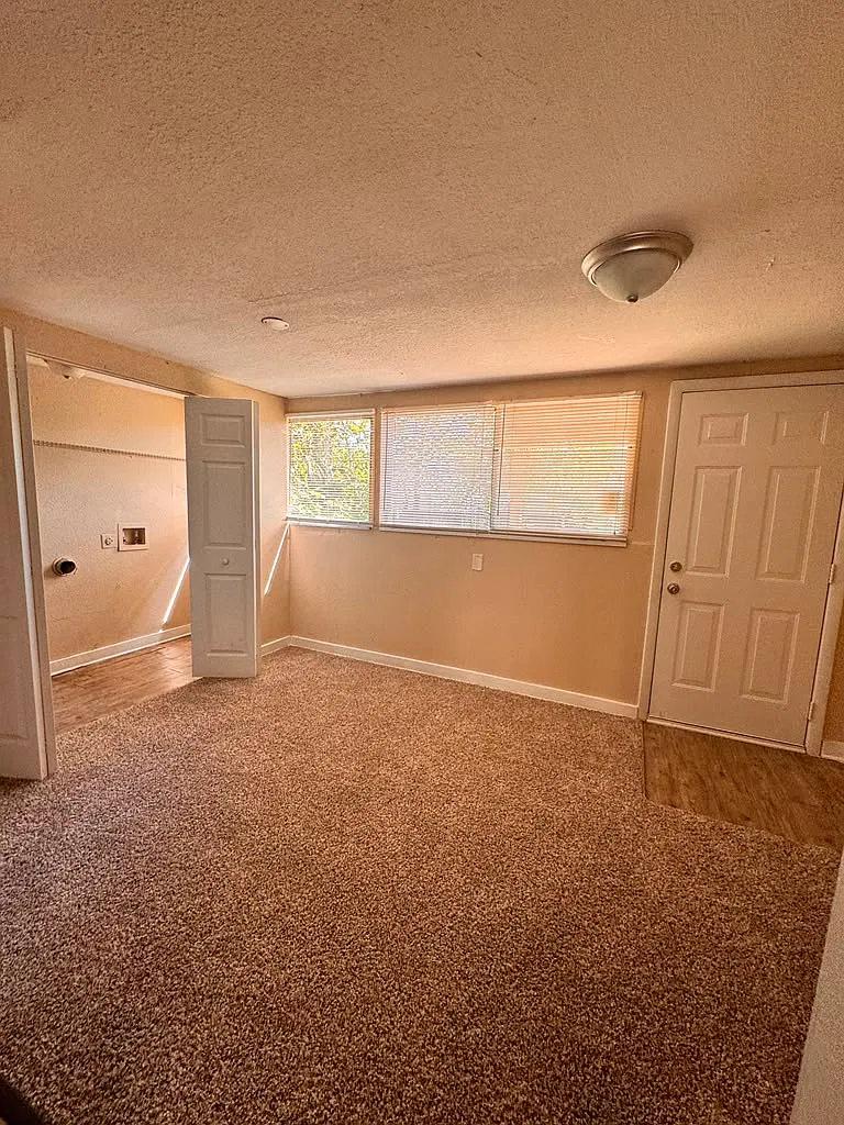 3 bed, 1182 sqft, $1,450 — Photo 1