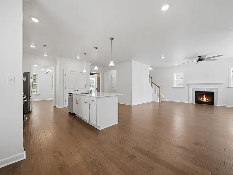 5049 Duxbury Rd — Photo 15