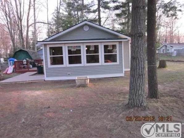 1152 Walnut Rd, Beaverton, MI 48612