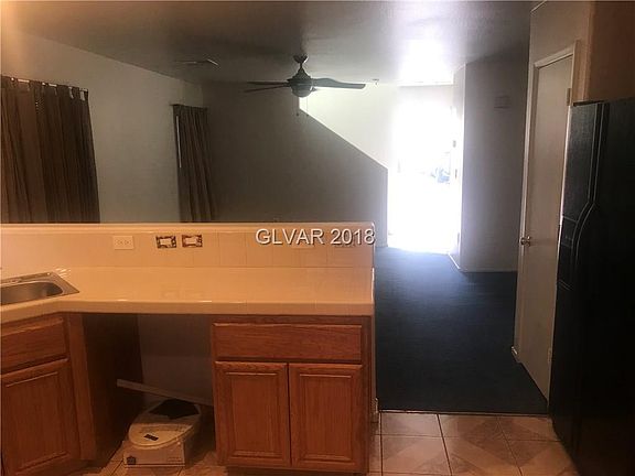 4th image of 4221 Glisan Ct