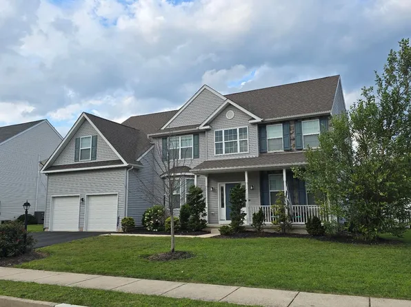 2009 Woodbridge Ln, Pennsburg, PA 18073