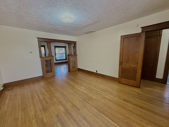 5th image of 827-833 Goodhue Blvd #831