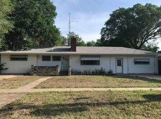 314 W 2nd St, Enterprise, KS 67441