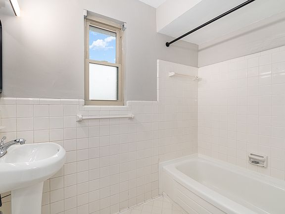 5th image of 3534 Zumstein Ave APT 10