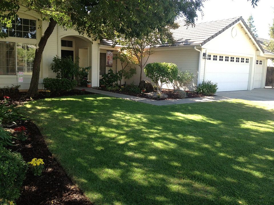 Lovely view of the home