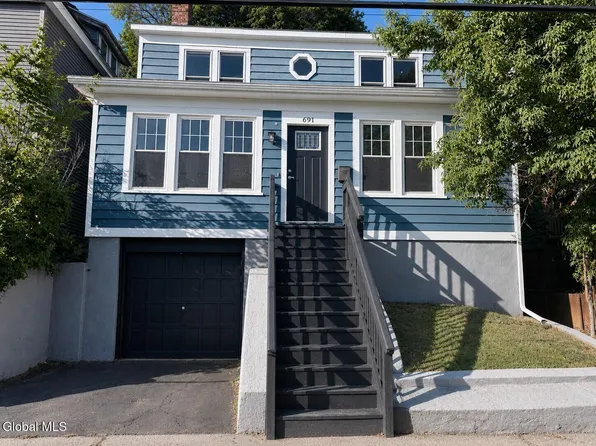 691 Myrtle Avenue, Albany, NY 12208
