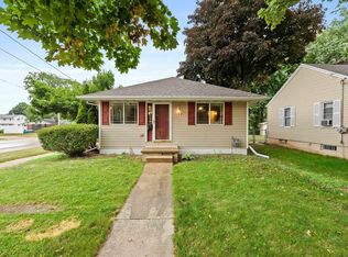 1382 Dousman St, Green Bay, WI 54303