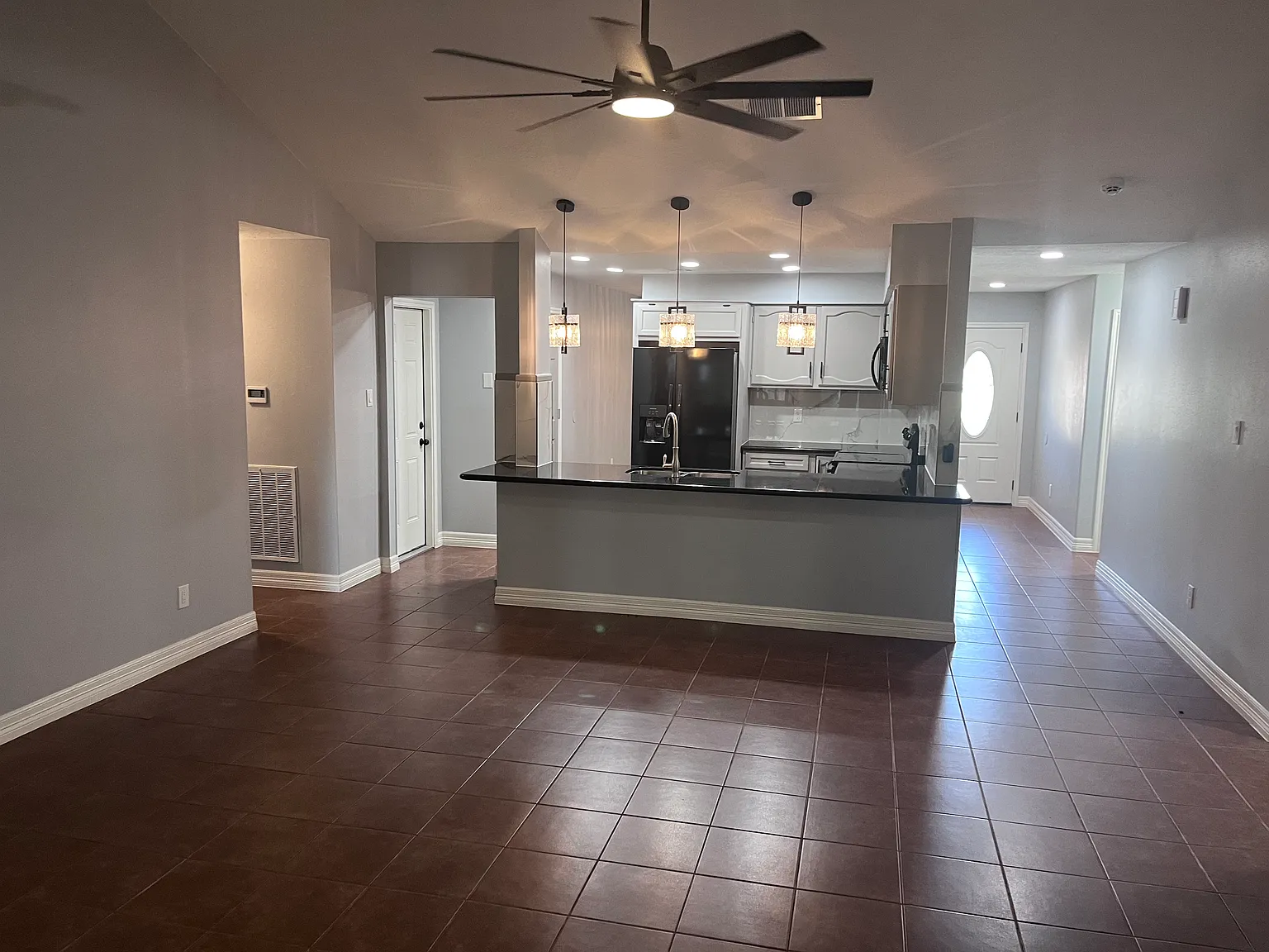 3 bed, 2151 sqft, $2,100 — Photo 3