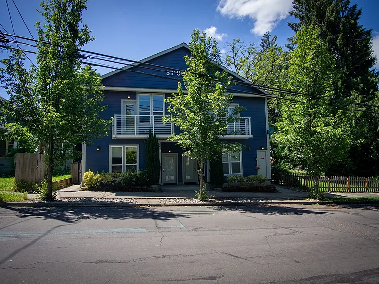 610 SE Spokane St #11 — Photo 17
