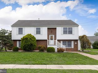 765 Willow Dr, Gibbstown, NJ