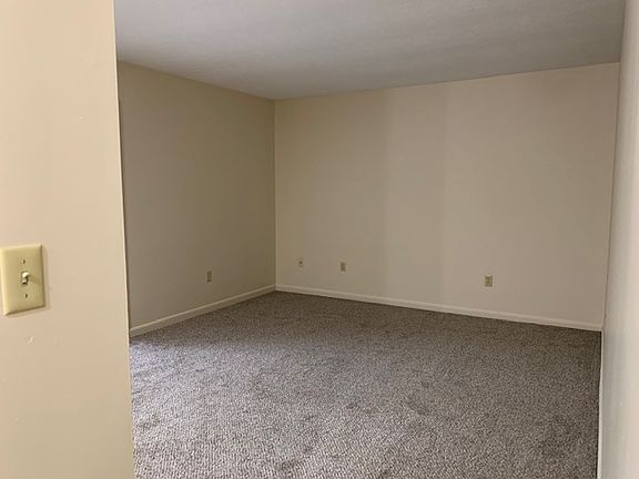 4th image of 717 Nelson Ct