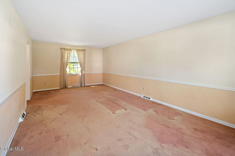 4th image of 36 Dumbarton Drive