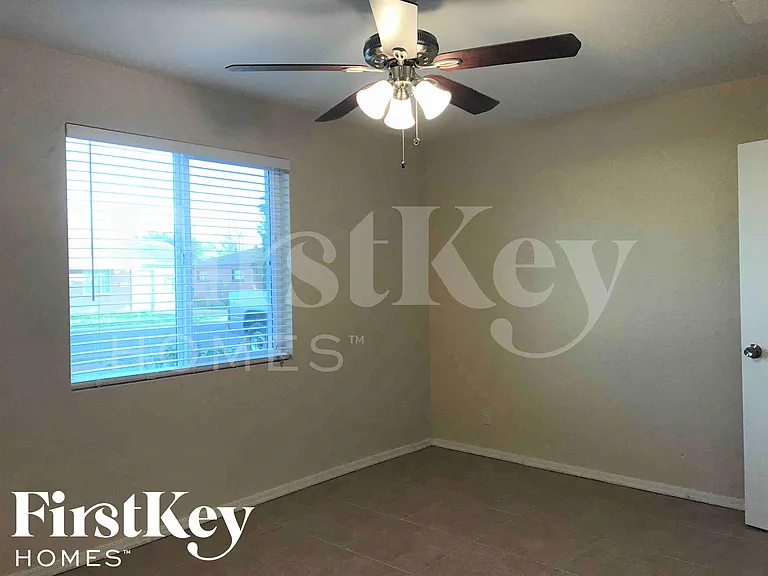 3625 W San Juan Ave — Photo 13