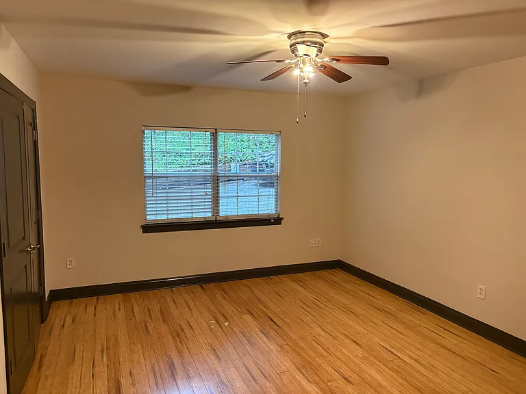 1322 Euclid Ave NE #3B — Photo 3
