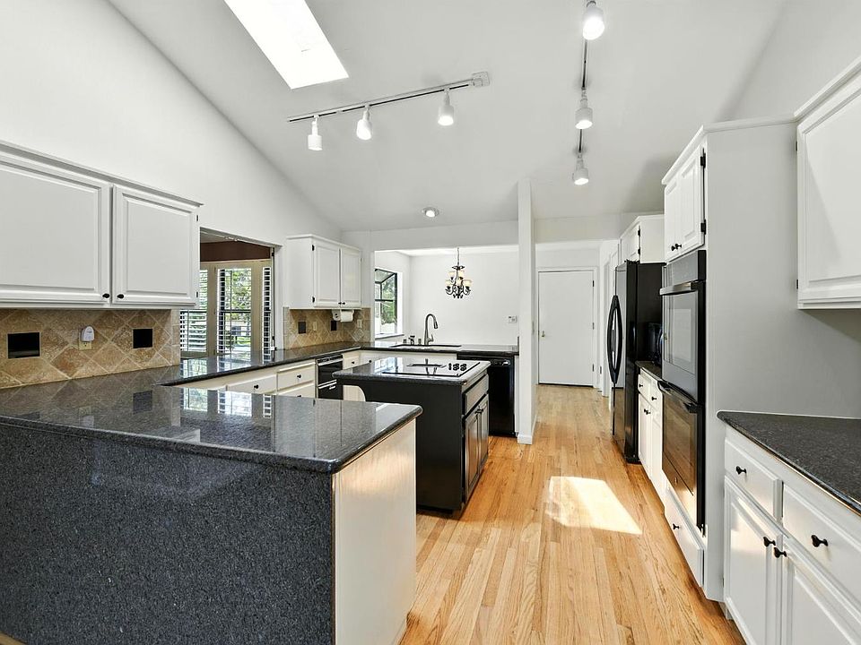 1st image of 104 Slate Creek Ln