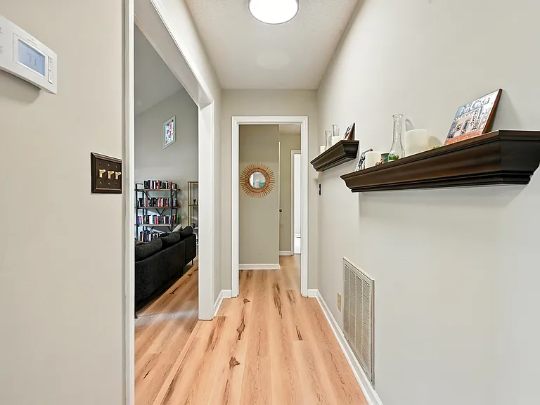 4002 Westfield Dr — Photo 14