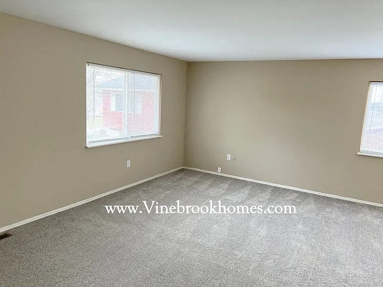 3591 Golden Meadows Ct — Photo 5