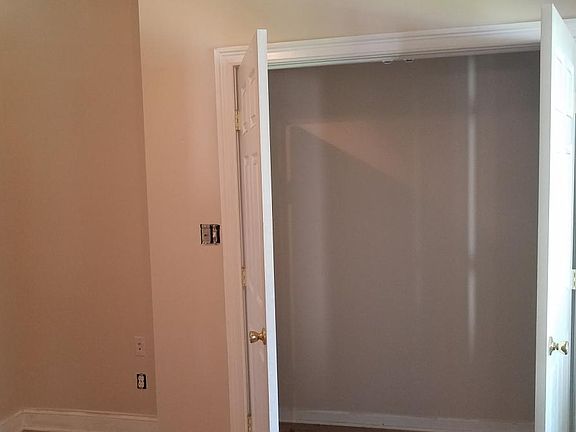 1st Floor Bedroom Closet