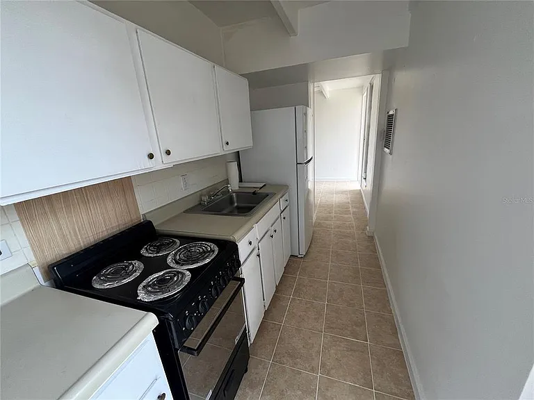 1707 Club Cir #1707 — Photo 4