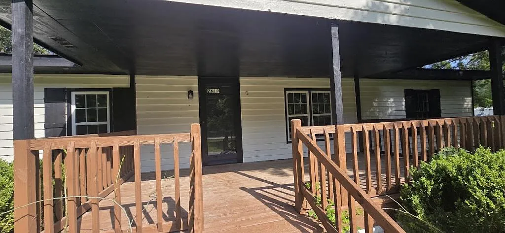 2619 W Black Creek Rd — Photo 4