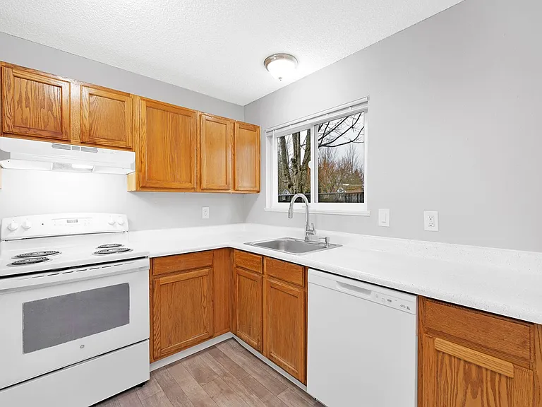 Wetherburne Square Townhomes — Photo 15