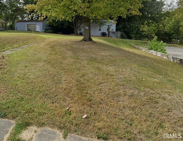 2nd image of 105 SE 11th St