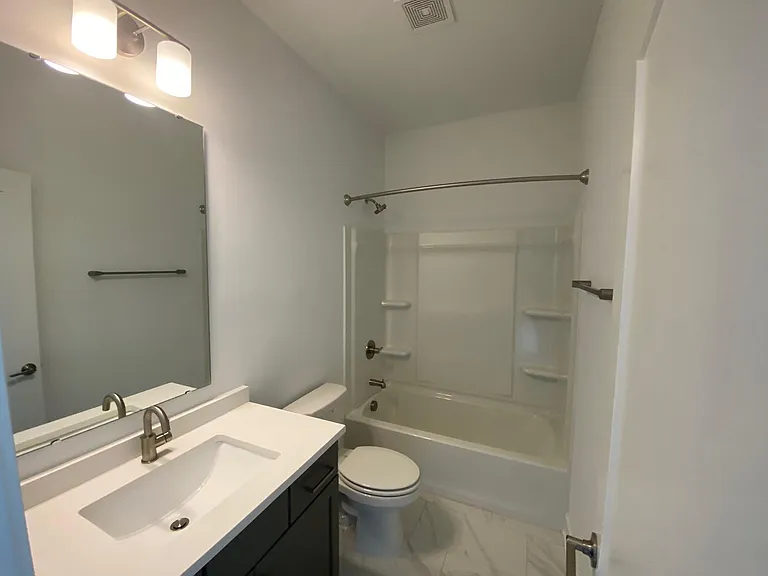 2129 College Ave — Photo 13