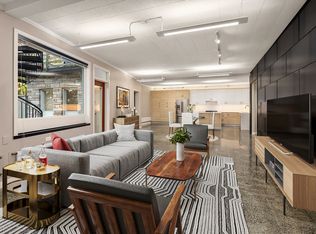 2562 Dexter Ave N, Seattle, WA 98109