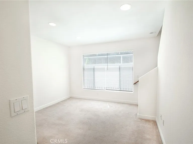 3662 Clarington Ave #3 — Photo 2