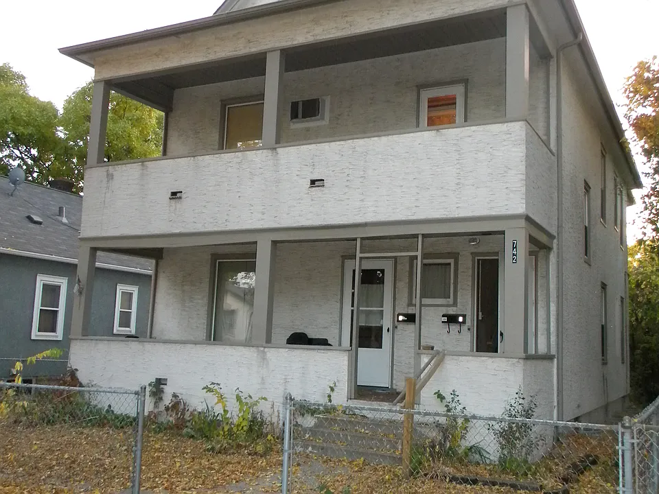 742 Buchanan St NE #4