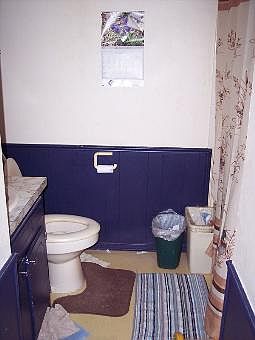 4th image of 419 E Broadway St