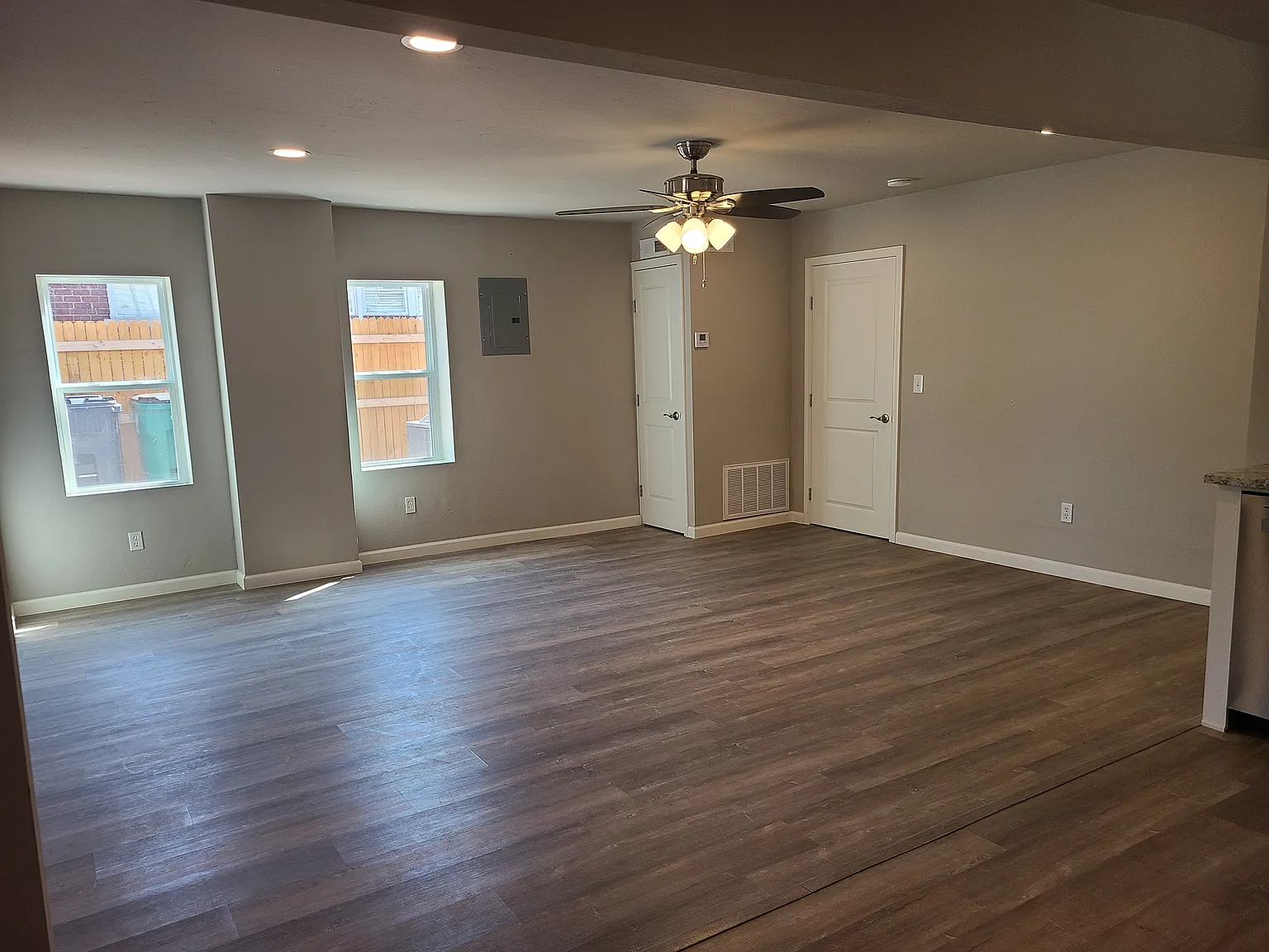Studio, 600 sqft, $995 — Photo 3